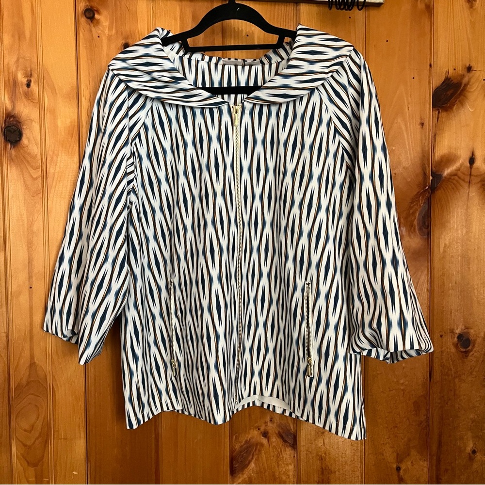 Stylish Women's Navy and White Patterned Top Lightweight Jacket
